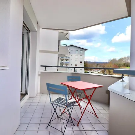 Renove A Avec Terrasse, Proche Commerces Et Parking Prive - Fr-1-432-42 Apartment *